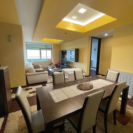 Apartment Apartmani Delux
