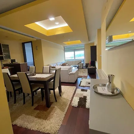 Apartment Apartmani Delux *